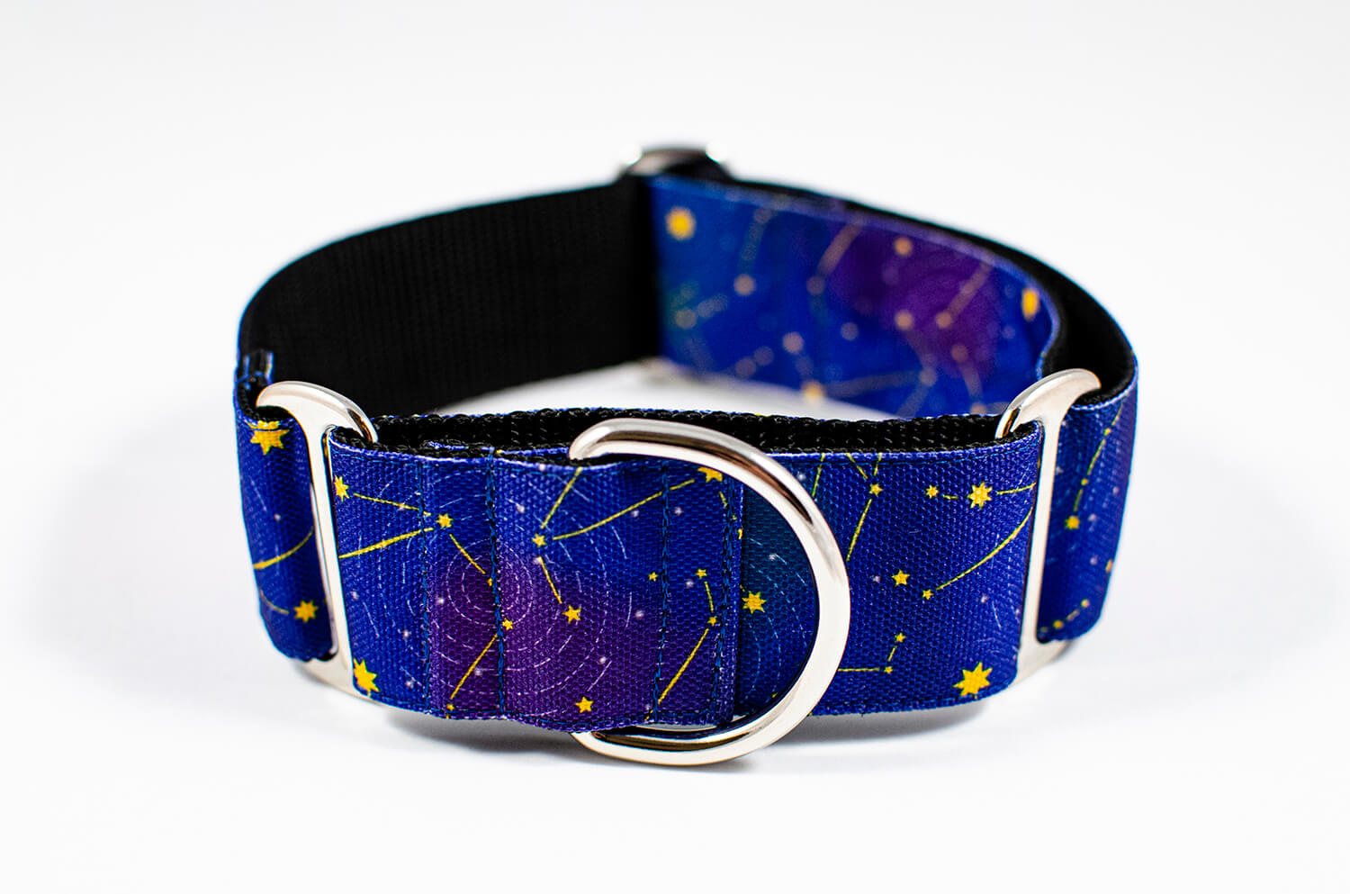 Mély lila színű csillag mintás félfojtó kutya nyakörv - Stardust Flowdog nyakörv - Egyedi félfojtó nyakörv
